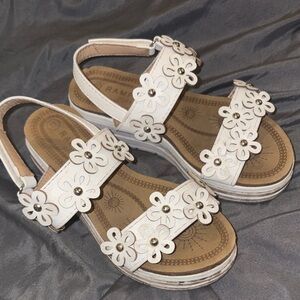 White Floral Flower Appliqué Sandals